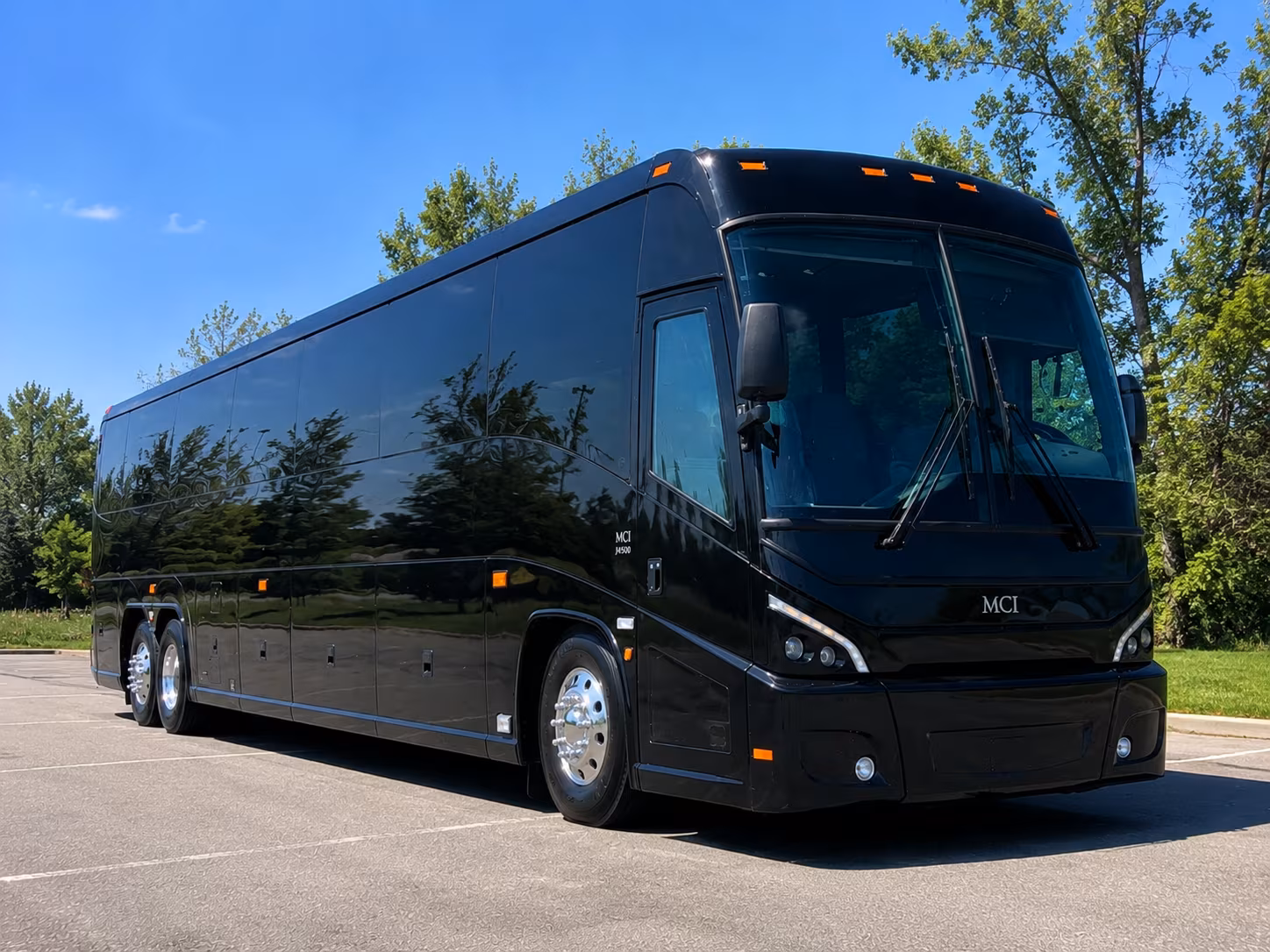 make your southern new hampshire wine loop a full day with the right bus